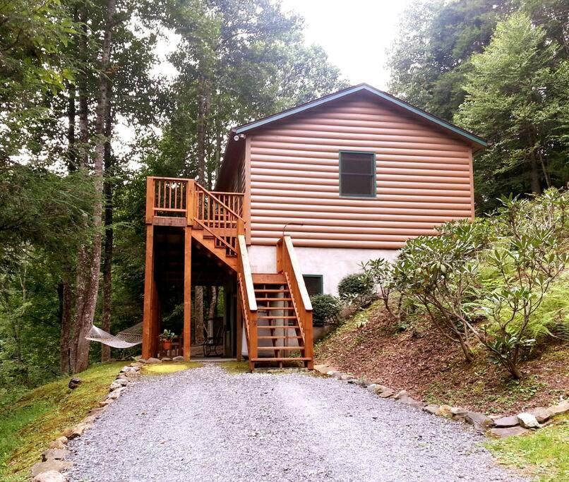 Serene & Cozy - Peaceful View - Fireplace - Creek Fleetwood Exterior photo
